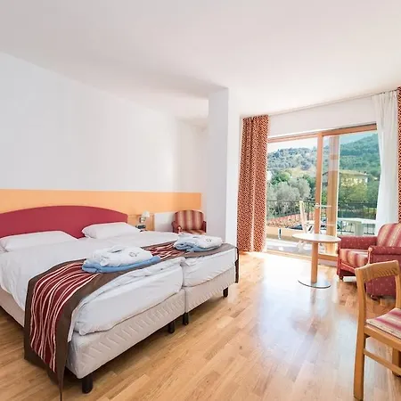 Baia Hotel 4*